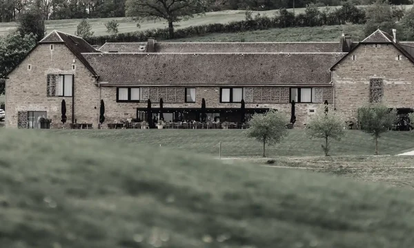 hotel Five Nations Meant